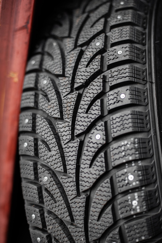 фото протектора и шины Ice Blazer WST1 Шина Sailun Ice Blazer WST1 175/70 R13 82T